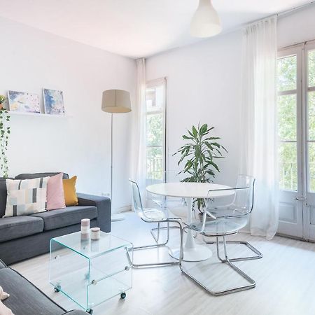 Spacious 3 Bed Apt In The Heart Of Sant Antoni Barcelona Exterior photo