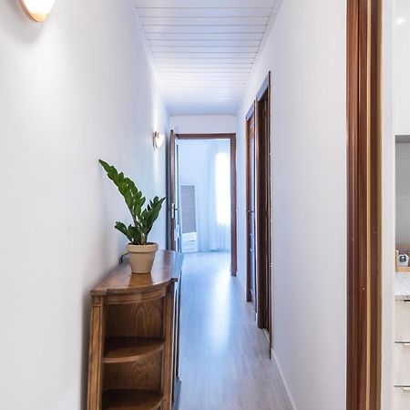 Spacious 3 Bed Apt In The Heart Of Sant Antoni Barcelona Exterior photo