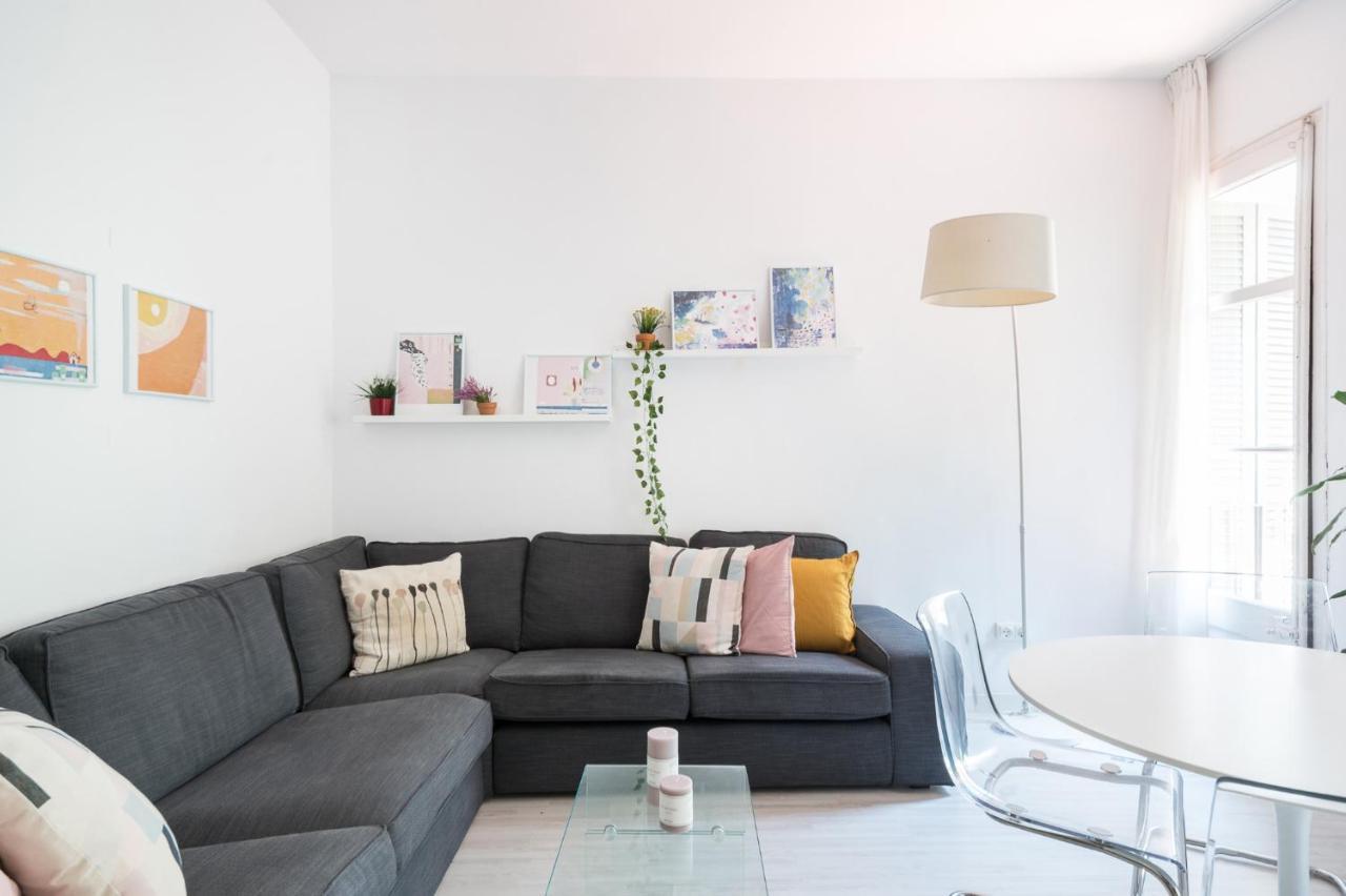 Spacious 3 Bed Apt In The Heart Of Sant Antoni Barcelona Exterior photo