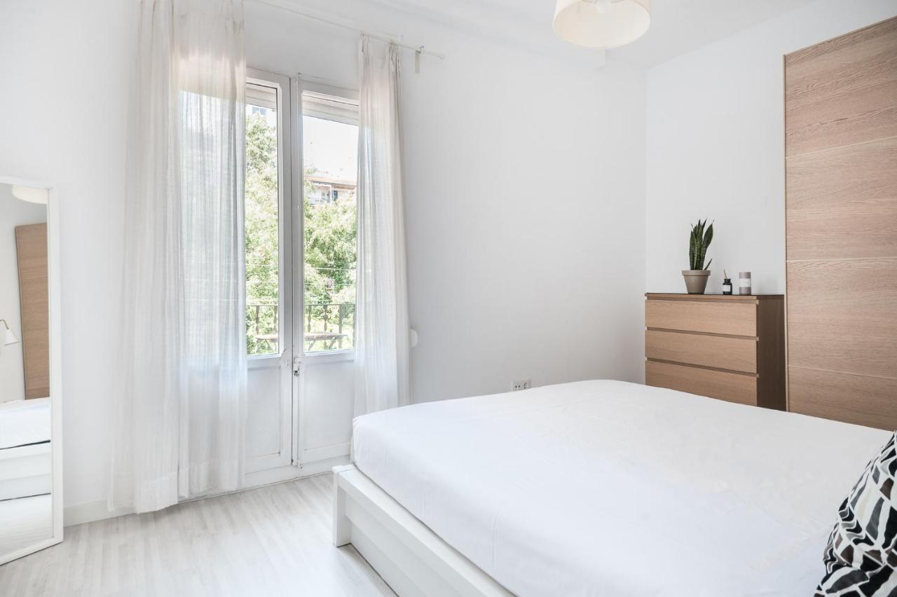Spacious 3 Bed Apt In The Heart Of Sant Antoni Barcelona Exterior photo